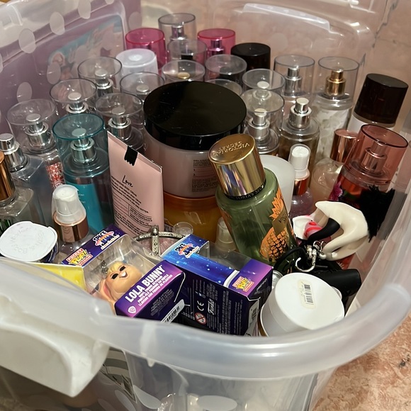 Bath&Body Works Haul *make offers* - Picture 3 of 6